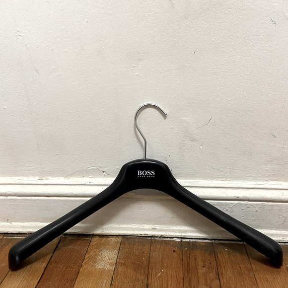 Black boss hanger - Picture 1 of 1